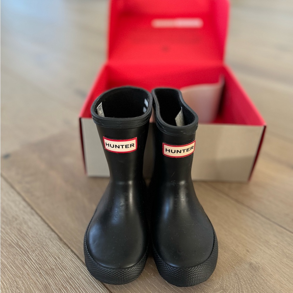 Hunter UK4 US5B/6G Kid’s First Classic rain boot in black